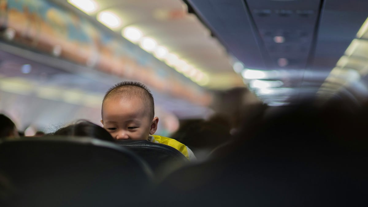 risques eviter tout prix en avion enfants